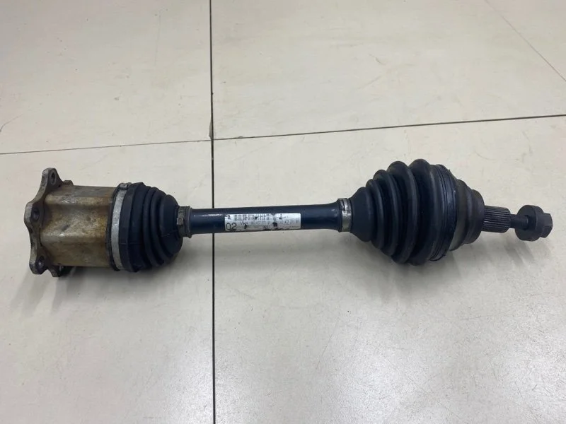 Полуось (привод) передний левый Volkswagen Passat