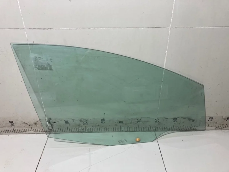 Стекло двери переднее правое Ford Fiesta 6