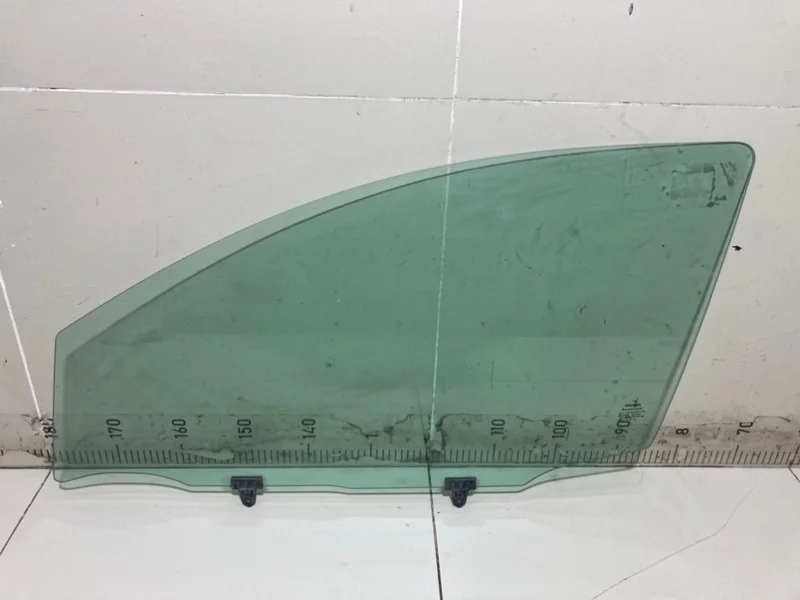 Стекло двери переднее левое Nissan Qashqai 1