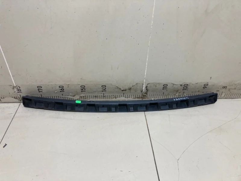 Направляющая бампера задняя Volkswagen Polo 5