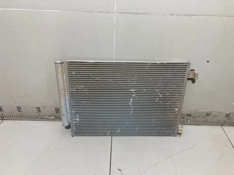 Радиатор кондиционера RENAULT Logan
