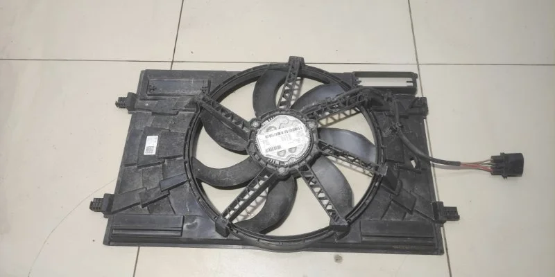 Вентилятор радиатора Skoda Octavia A7 5E CWVA 2013