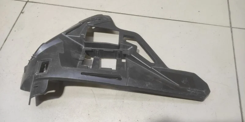 Кронштейн бампера задний правый Mercedes-BENZ