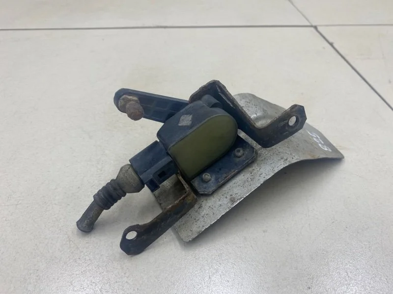 Датчик регулировки дорожного просвета задний