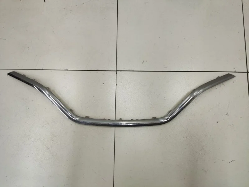 Молдинг решетки радиатора Renault Kaptur