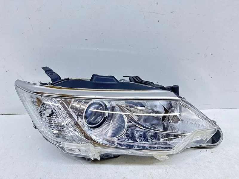 Фара Toyota Camry 2015-2017 55