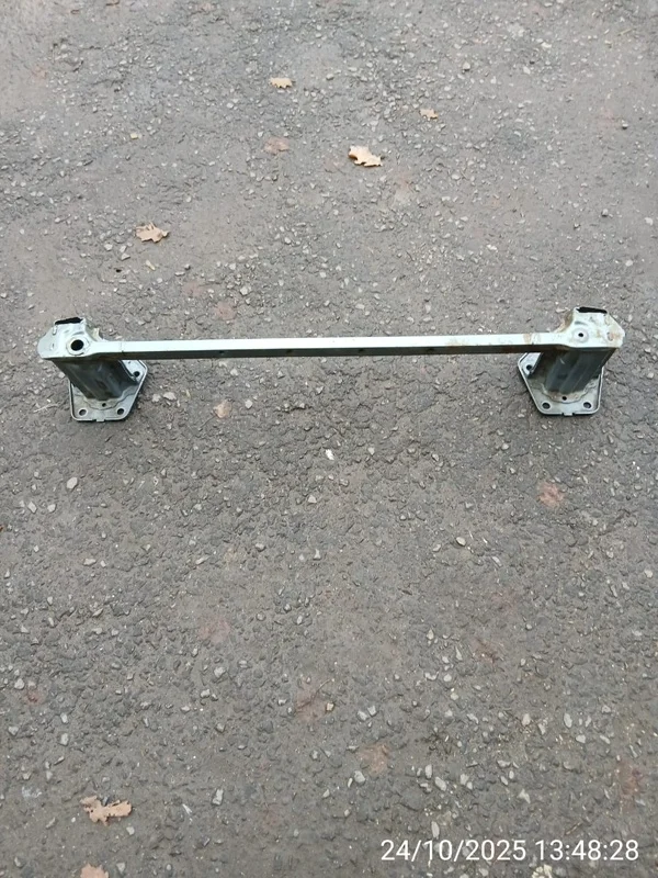 Усилитель бампера Subaru Outback 4