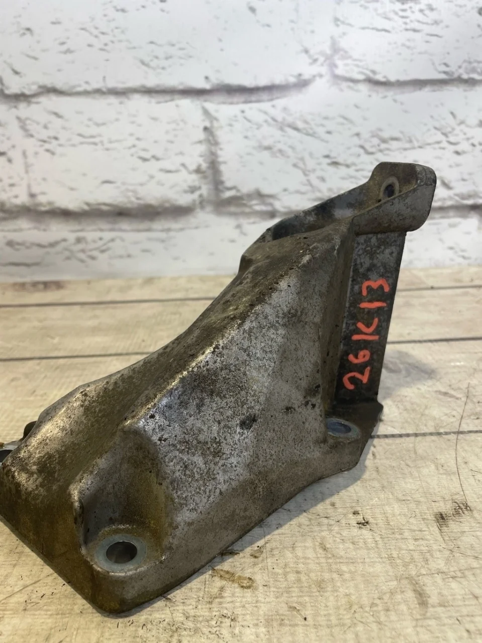 Кронштейн двигателя VW Passat 1997 B5