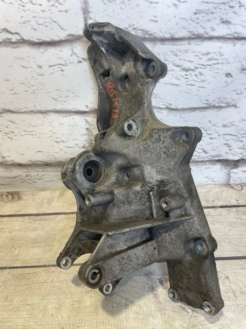 Кронштейн генератора VW Passat 1997 B5