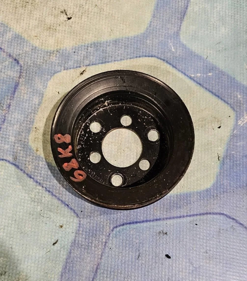 Шкив насоса гидроусилителя VW Passat 2000 B5