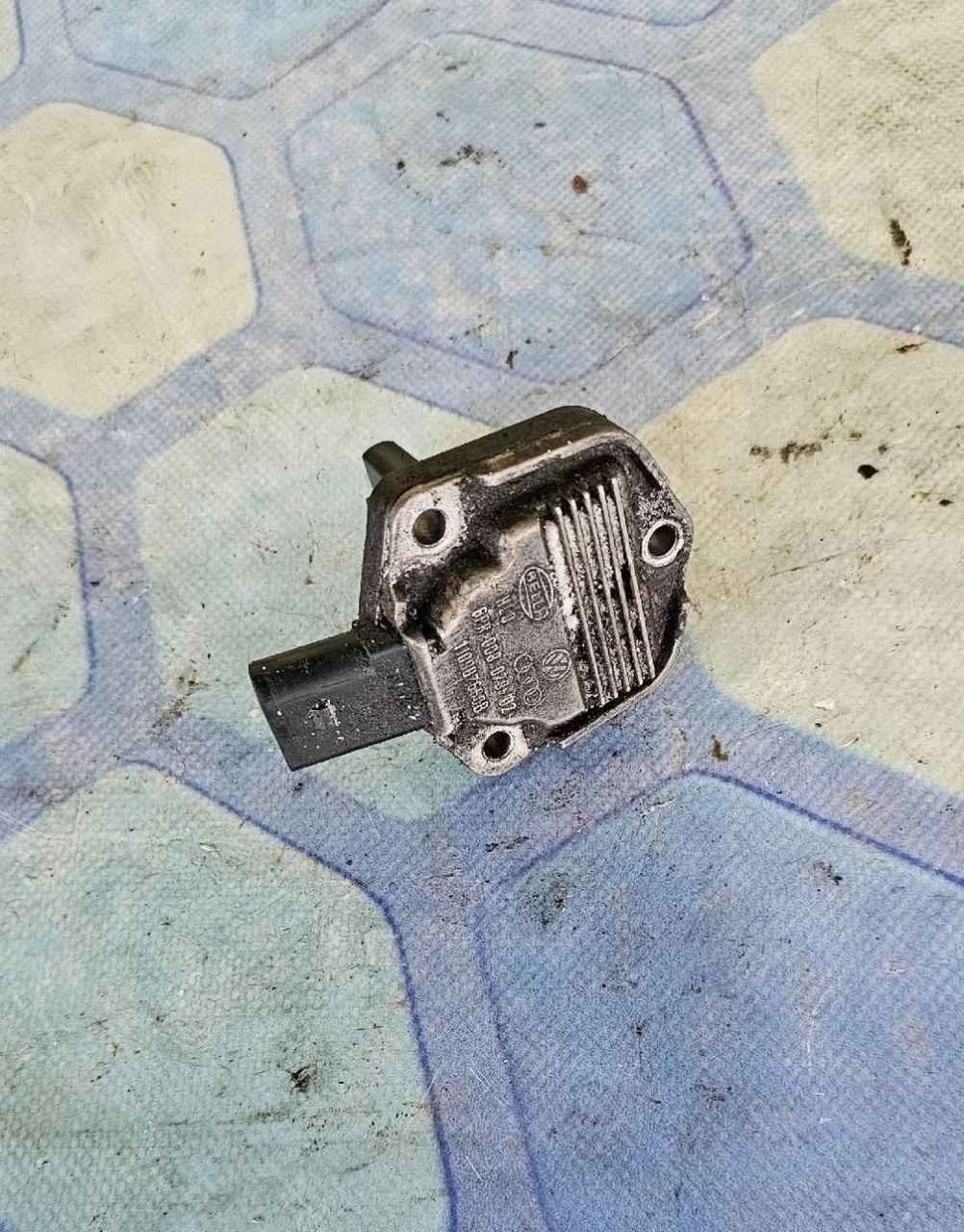 Датчик уровня масла VW Passat 2000 B5