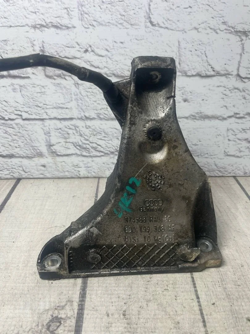 Кронштейн двигателя VW Passat 2003 B5+