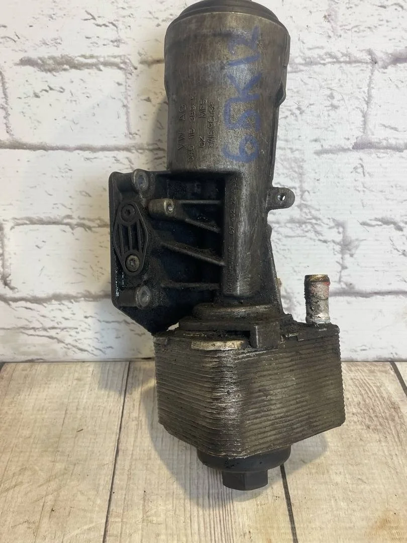 Корпус масляного фильтра Audi A4 2004 B8