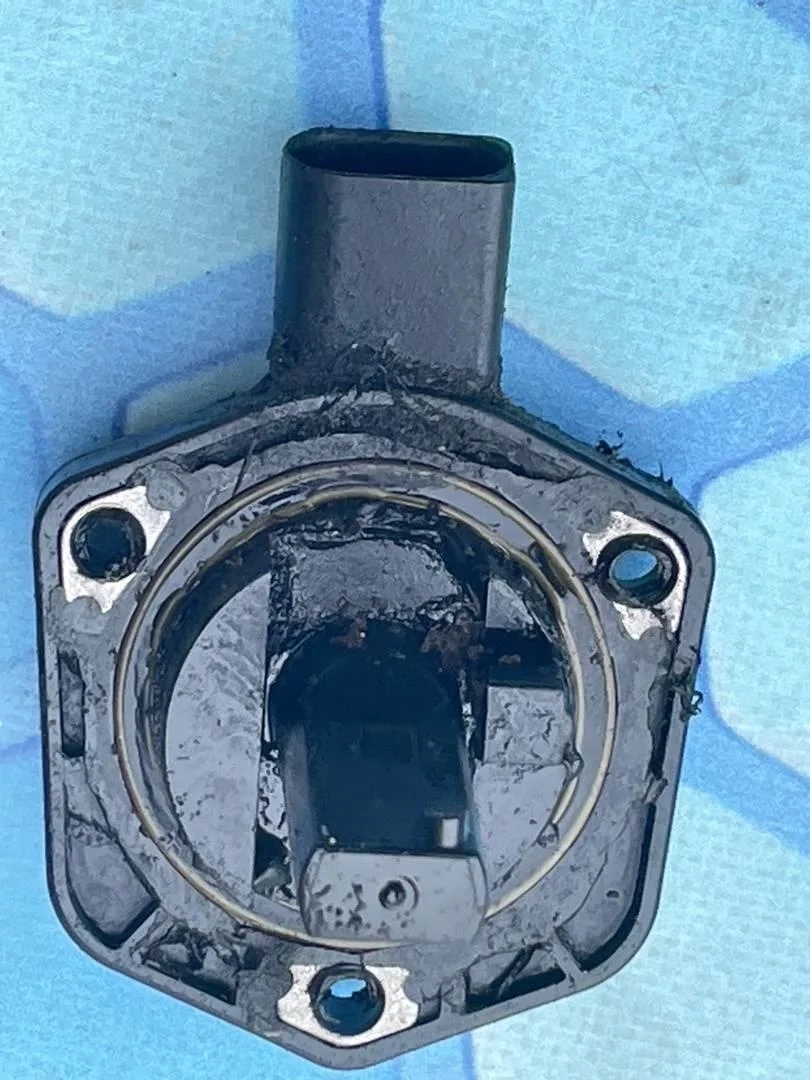 Датчик уровня масла VW Passat 2005 B5+