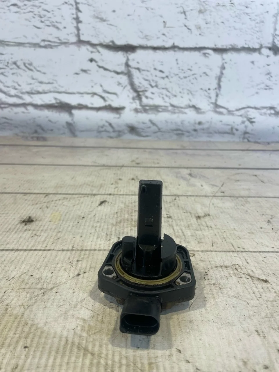 Датчик уровня масла VW Touareg 1 2005