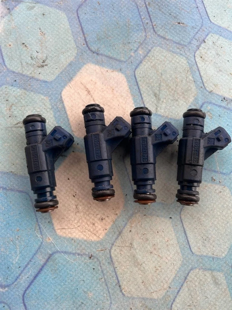 Форсунка топливная бензиновая VW Passat 2005 B5+