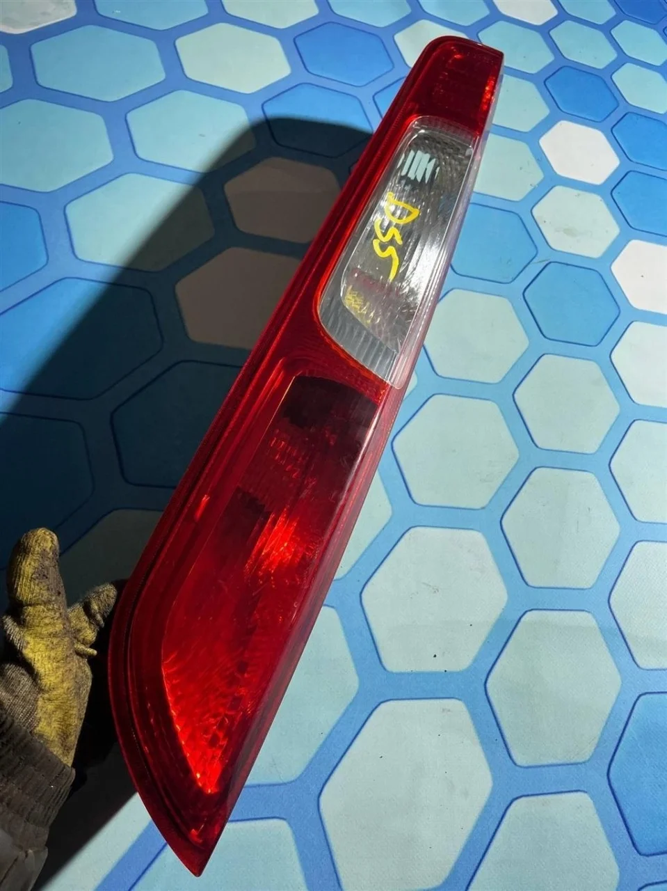 Фонарь задний внешний левый Ford Focus 2 2005