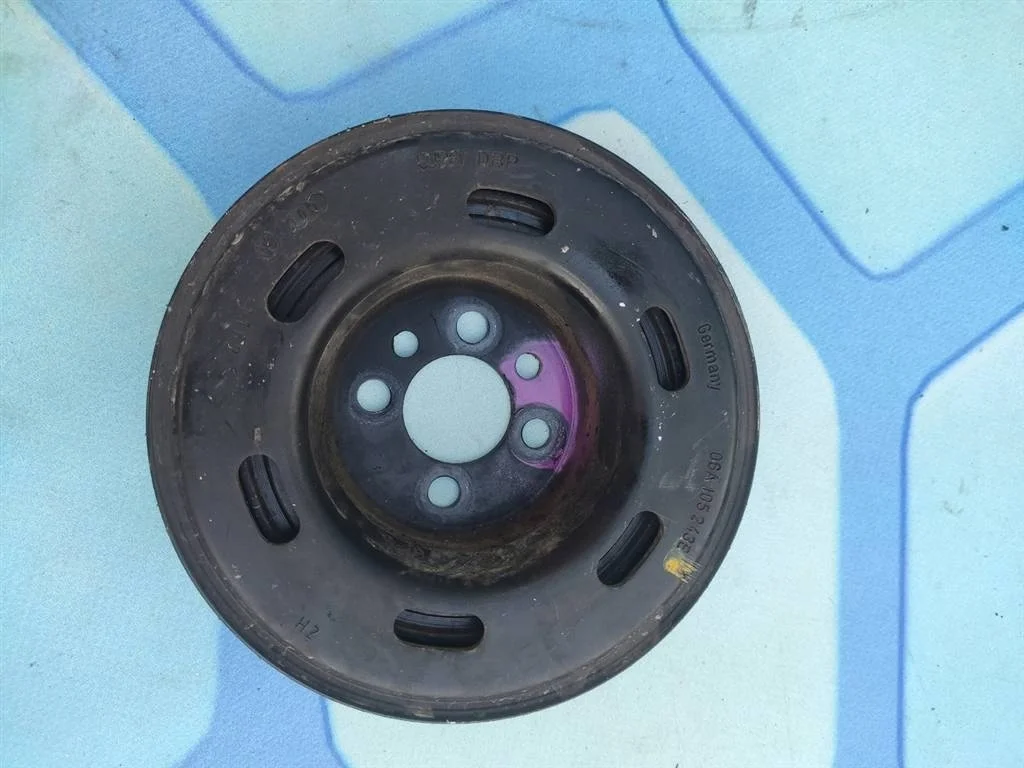 Шкив коленвала VW Touran 2006