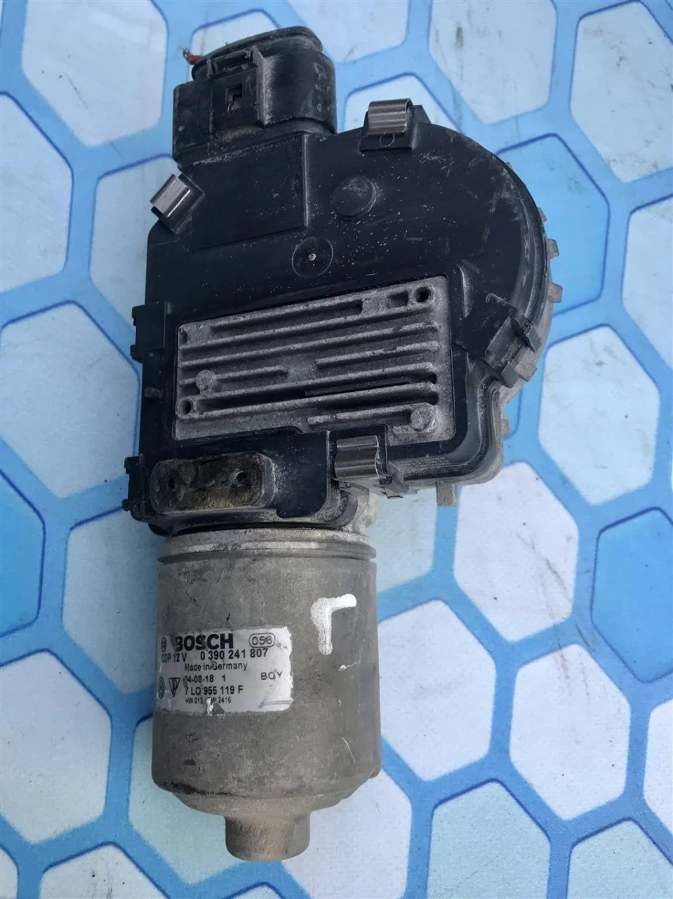 Моторчик стеклоочистителя передний VW Touareg 1 2006