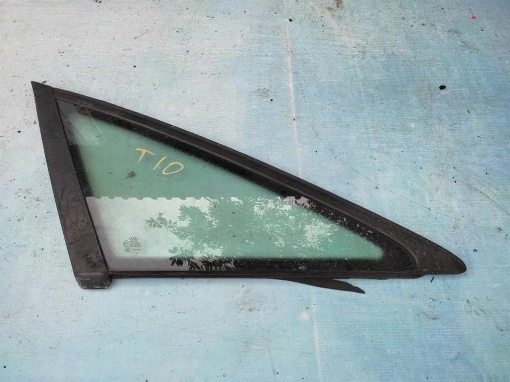 Стекло глухое правое седан Audi A6 2006 C6