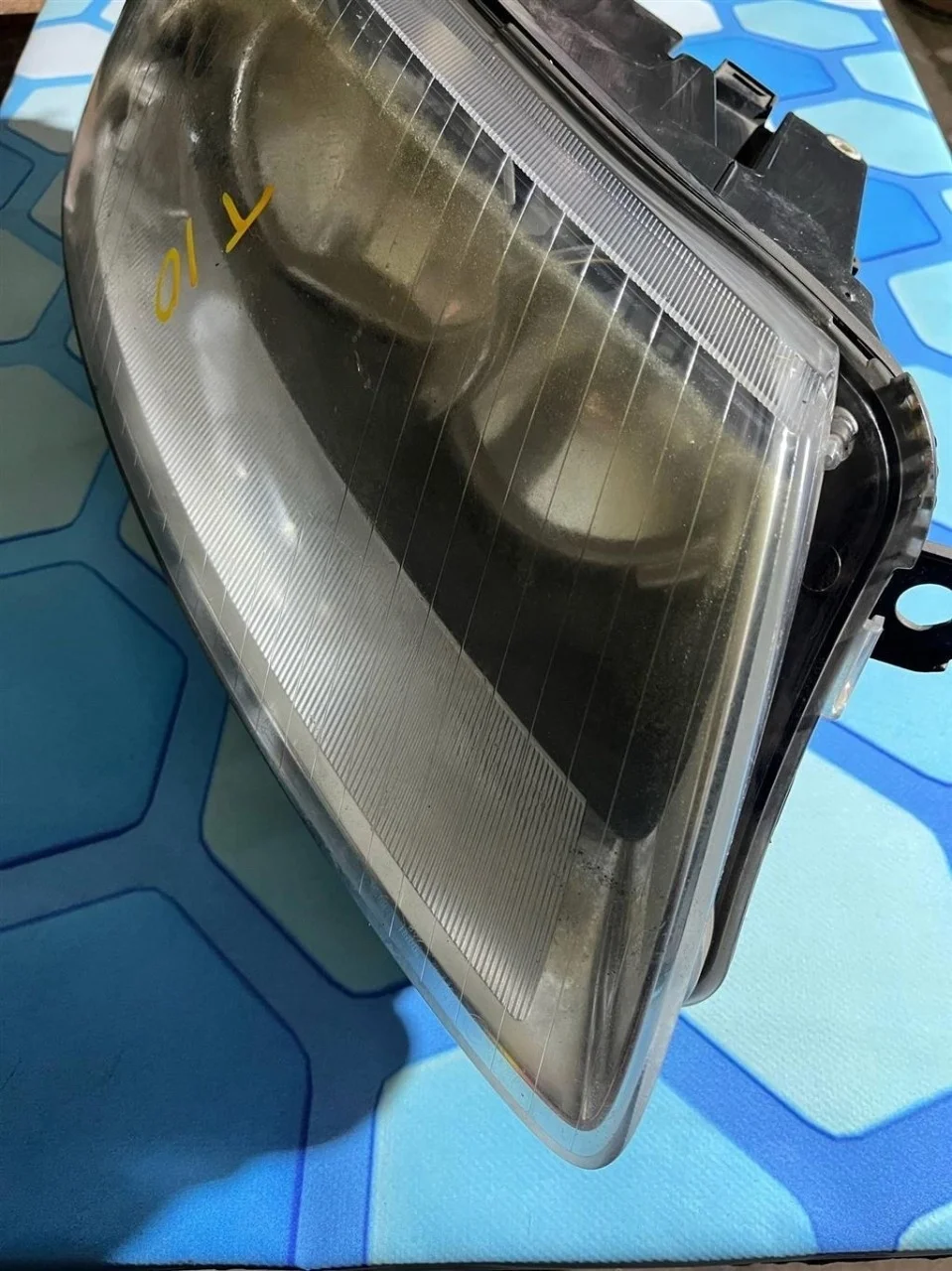 Фара левая галоген Audi A6 2006 C6