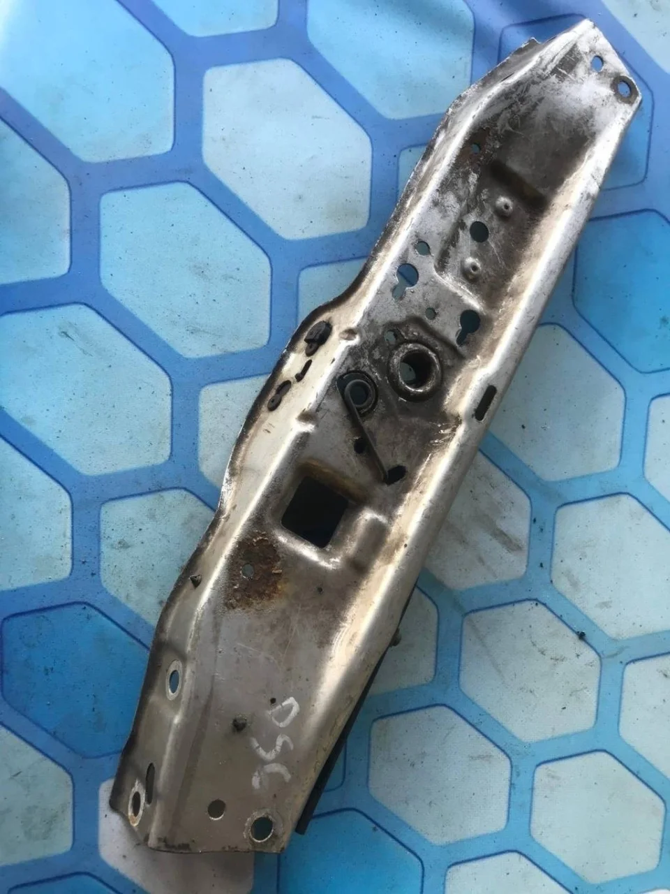 Верхняя часть телевизора, накладка Opel Astra H 2006