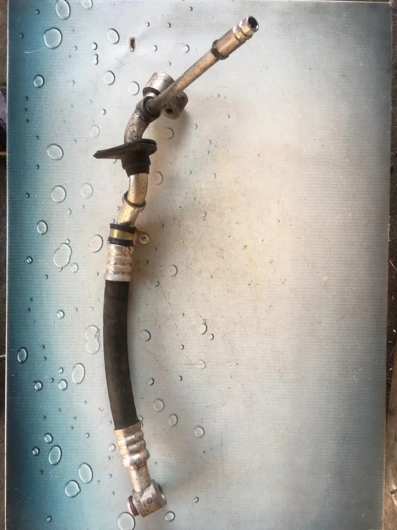 Трубка кондиционера VW Touareg 1 2006