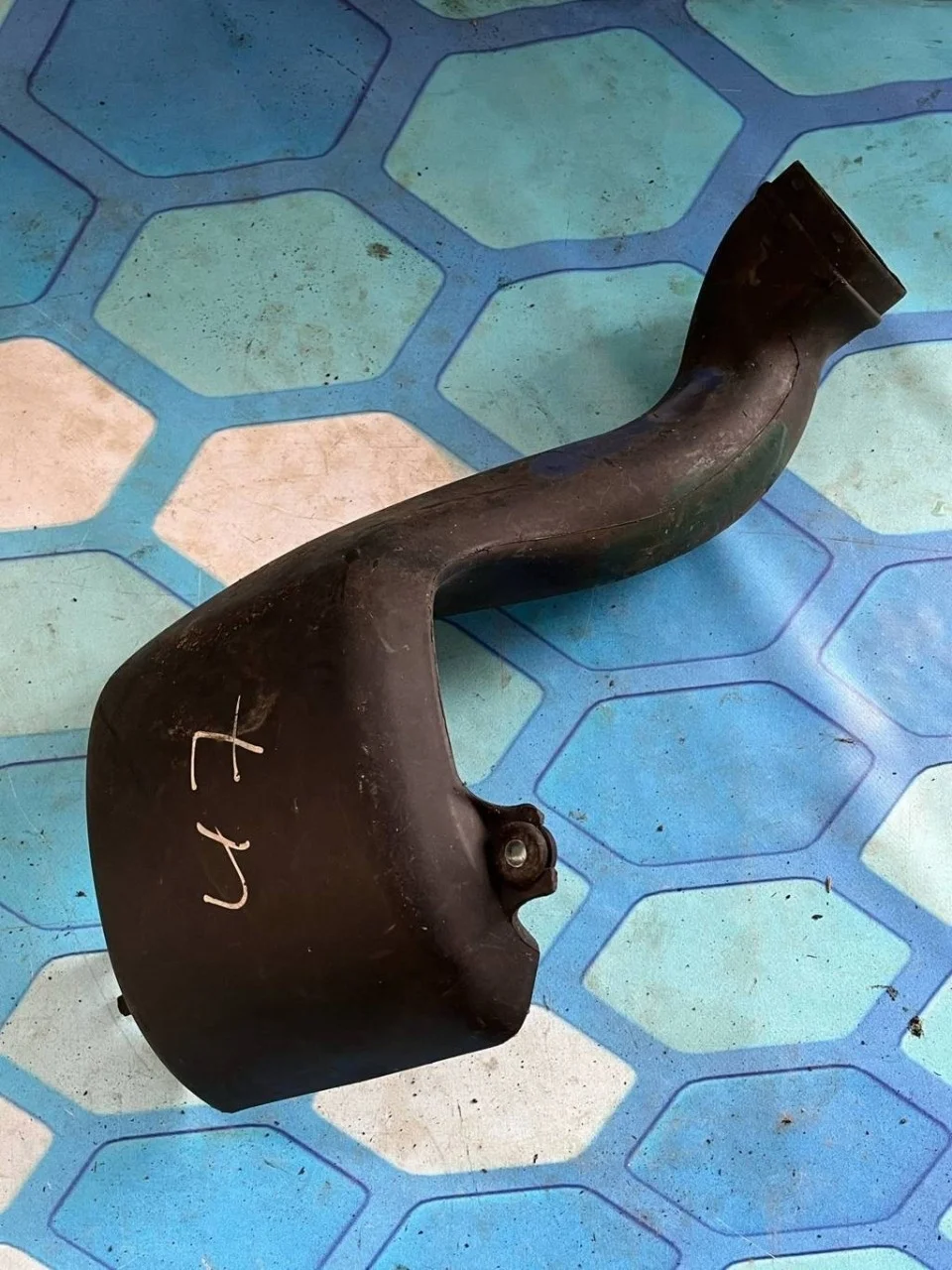 Патрубок воздуховод двс Volvo XC90 2006