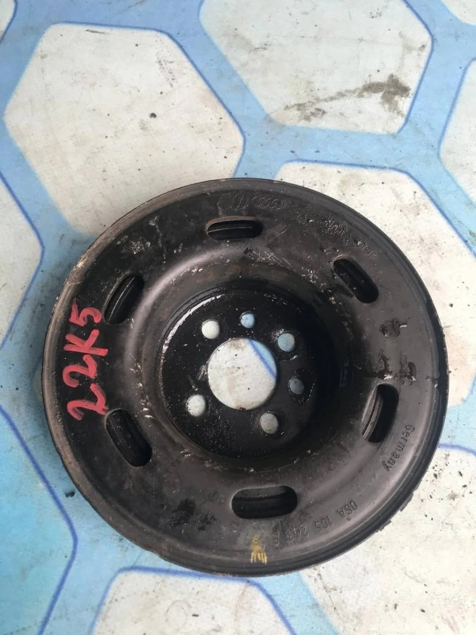 Шкив коленвала VW Passat 2007 B6