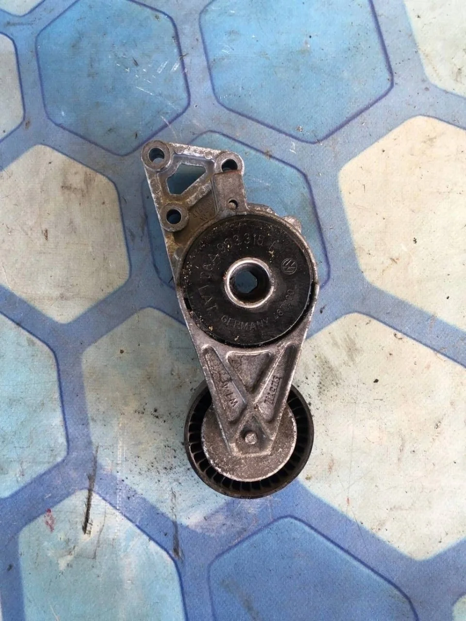 Ролик натяжителя ремня VW Passat 2007 B6