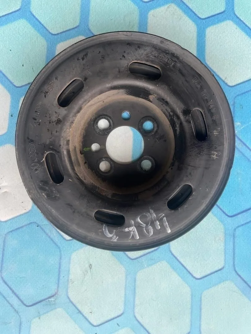 Шкив коленвала VW Passat 2007 B6