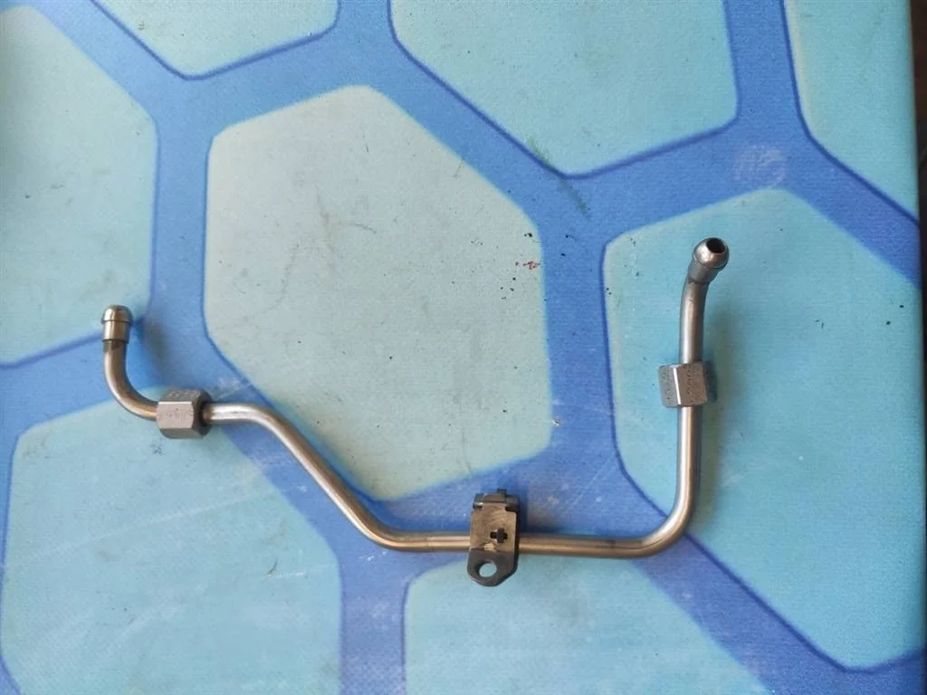 Трубка топливная Audi A4 2007 B7