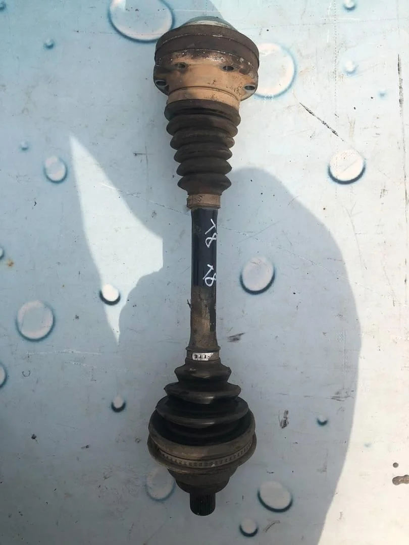 Полуось передняя левая привод сборе VW Passat 2007 B6