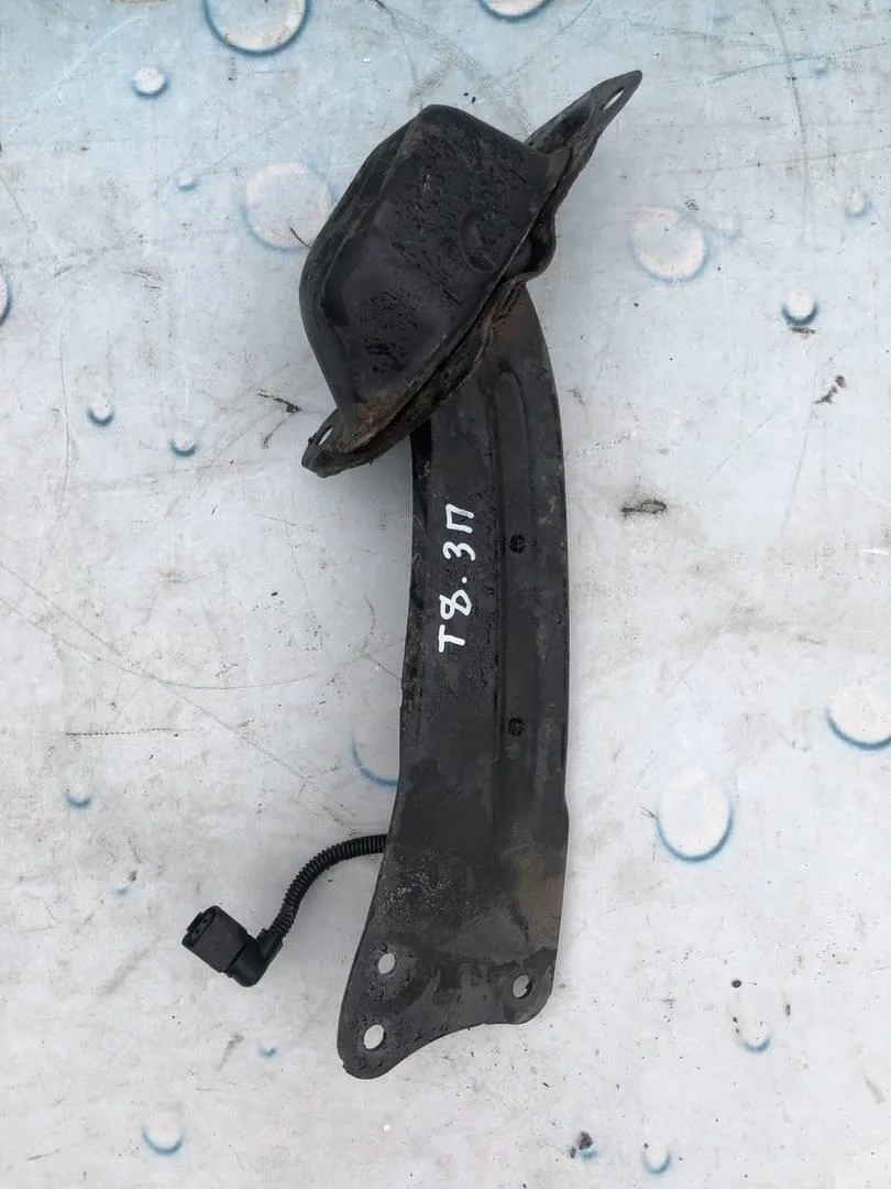 Рычаг задний продольный правый VW Passat 2007 B6