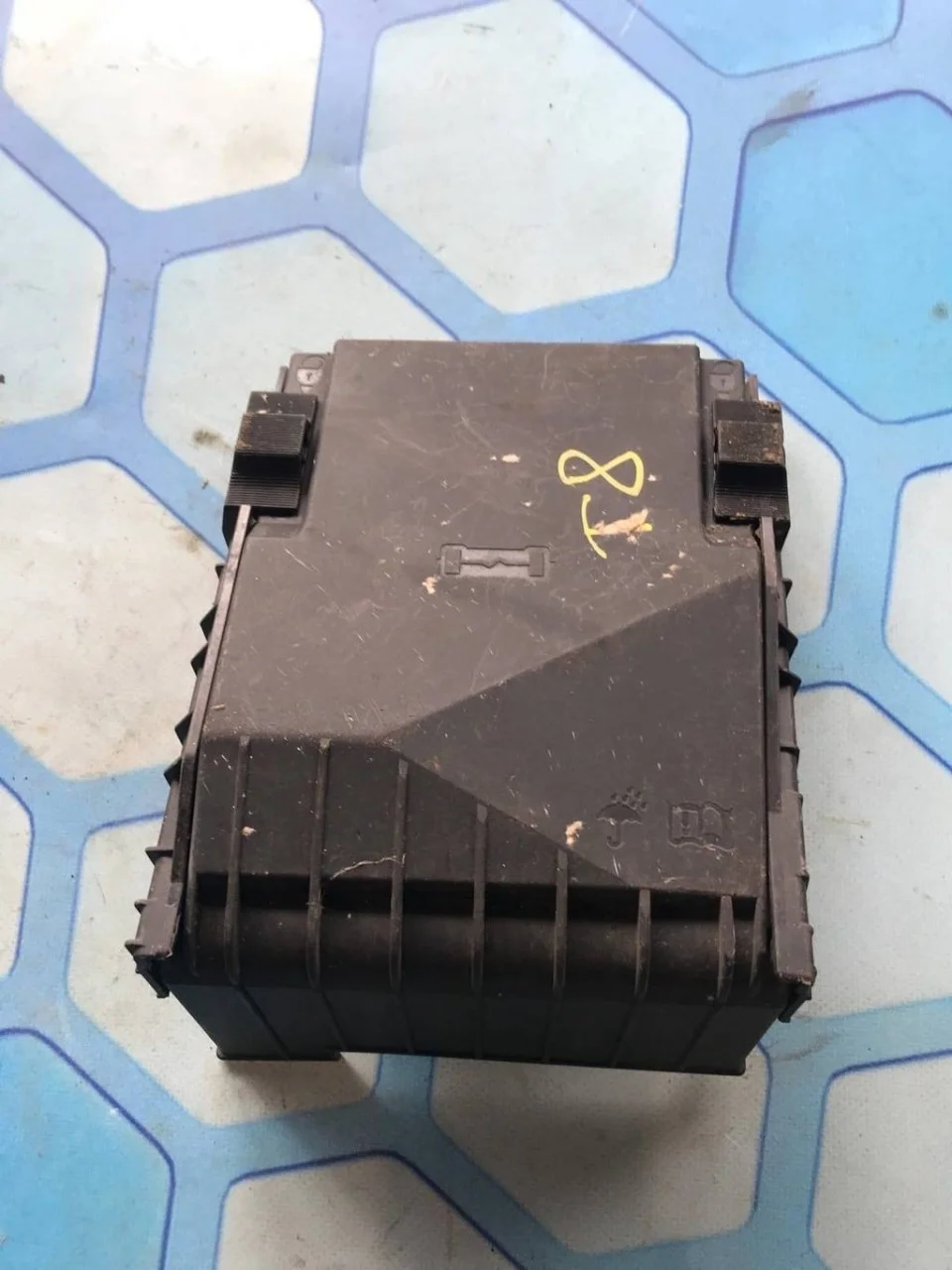 Крышка блока предохранителей VW Passat 2007 B6