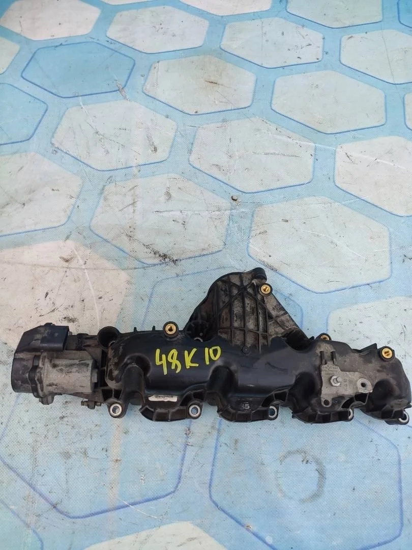 Коллектор впускной VW Tiguan 1 2008