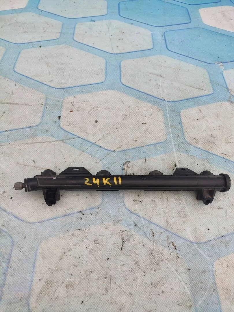 Топливная рампа VW Golf 2008