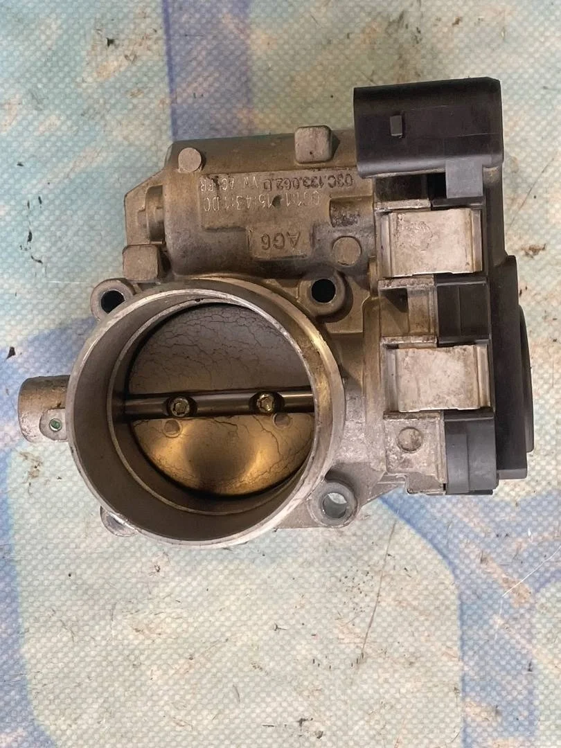 Дроссельная заслонка VW Golf 2008
