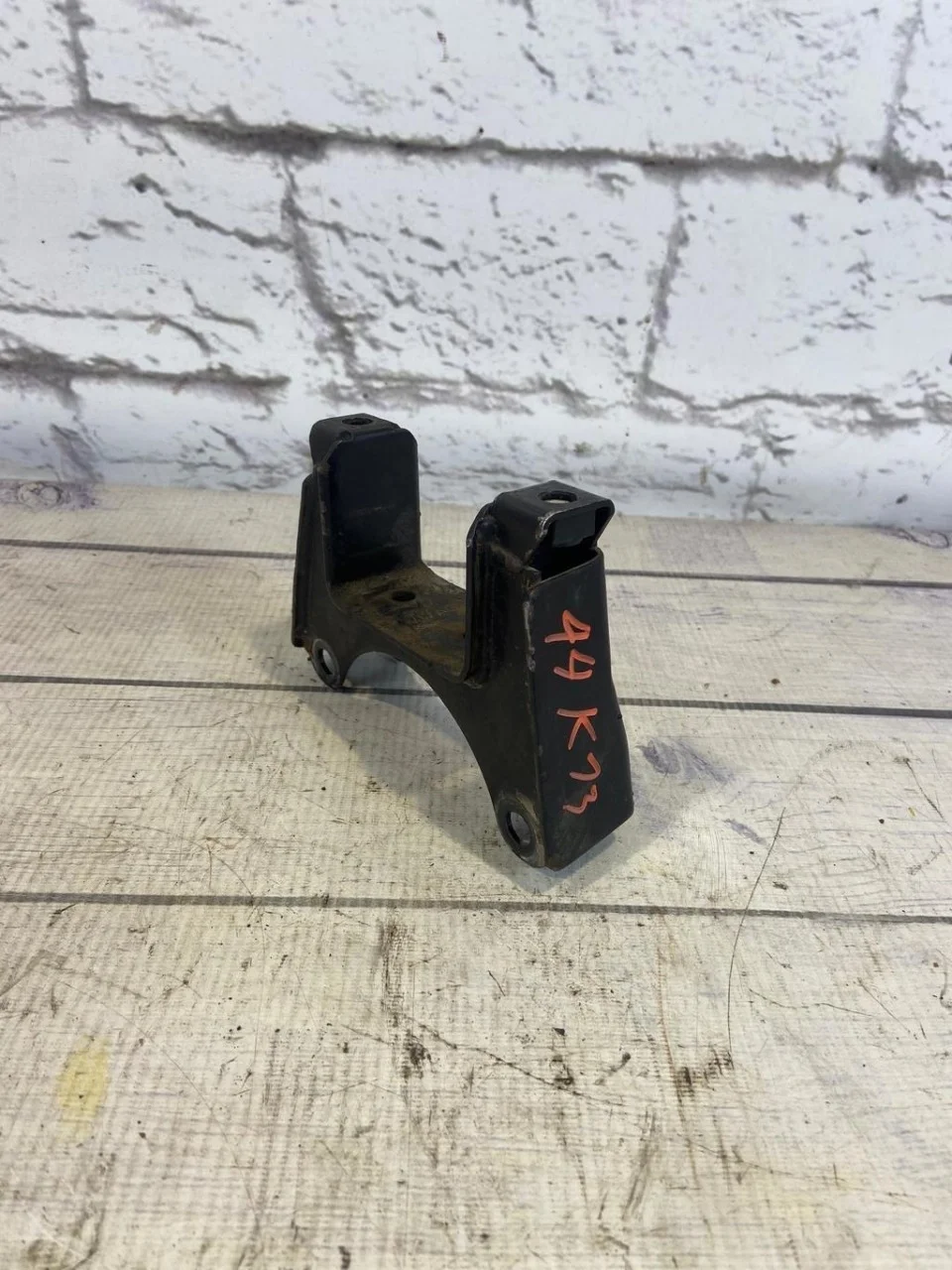 Кронштейн кпп VW Golf 2008