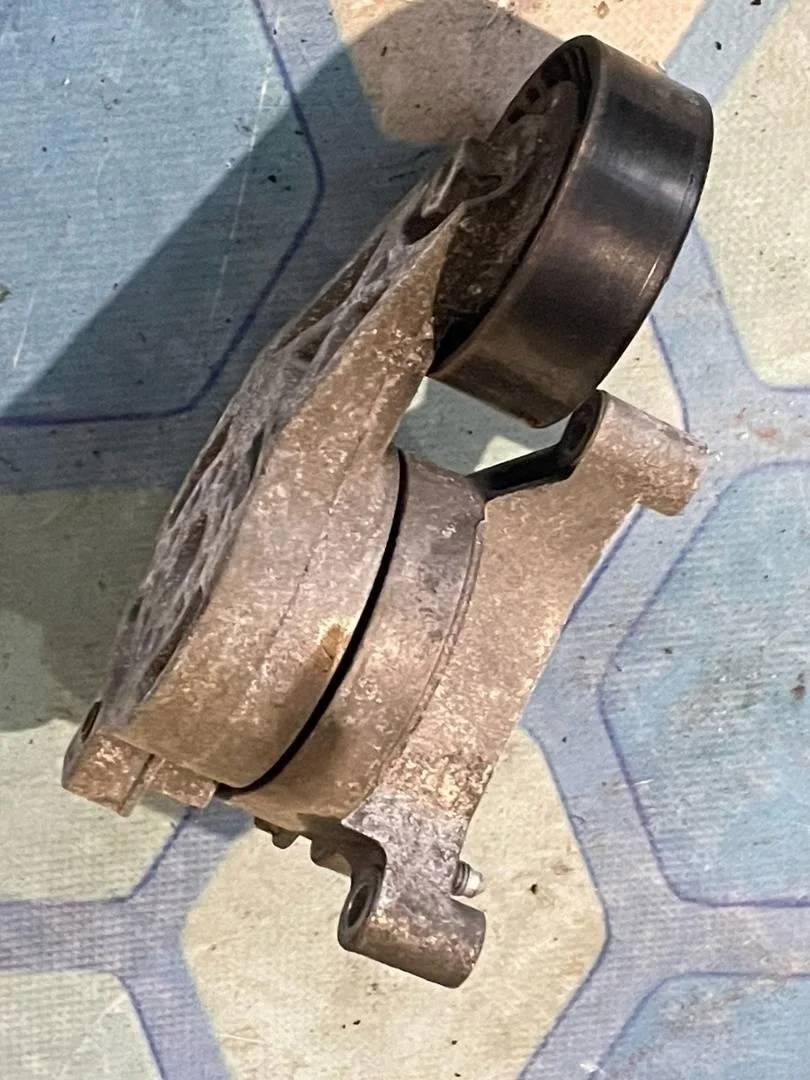 Ролик натяжителя ремня VW Passat 2008 B6