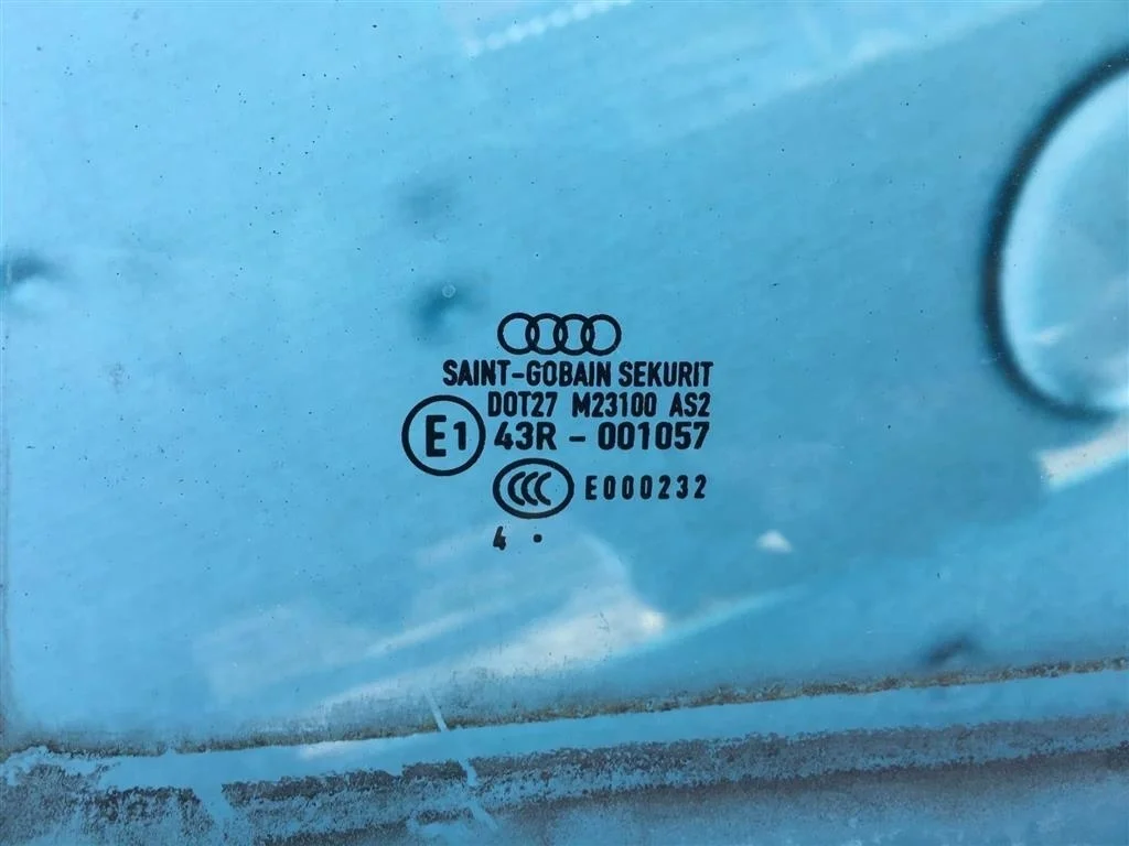Стекло двери заднее левое седан Audi A4 2008 B7
