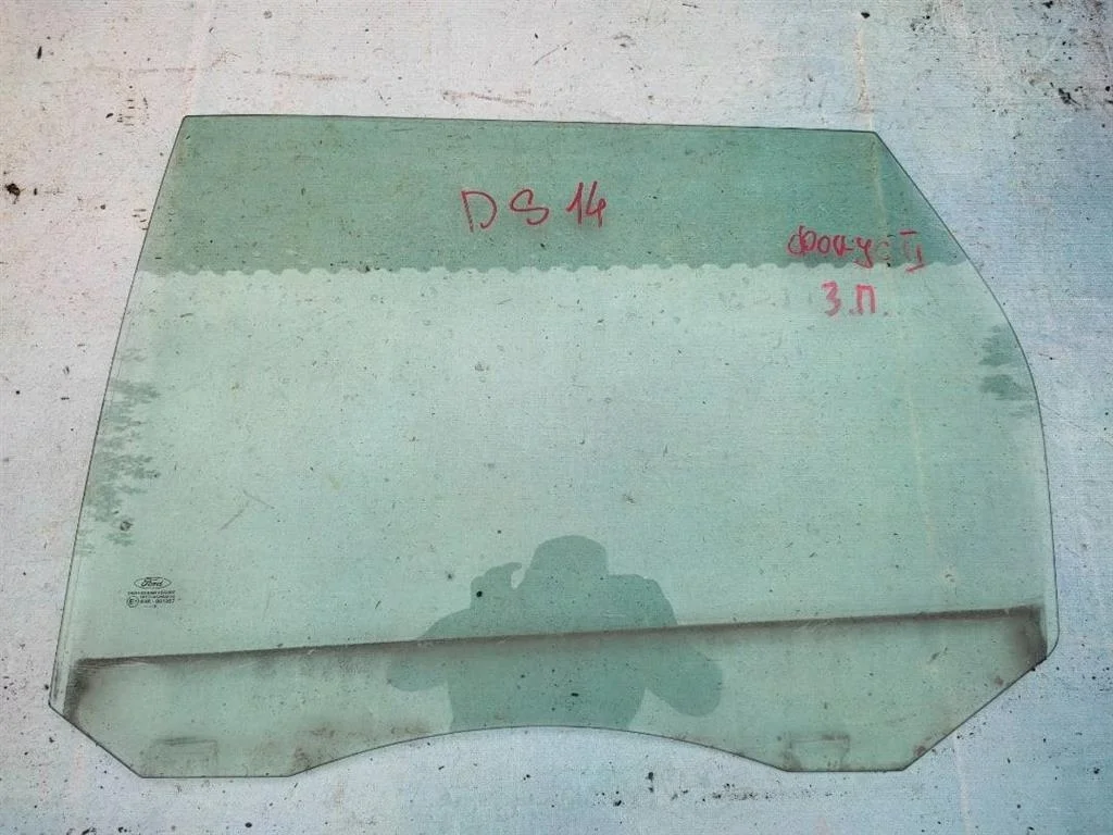 Стекло двери задней правой Ford Focus 2 2008