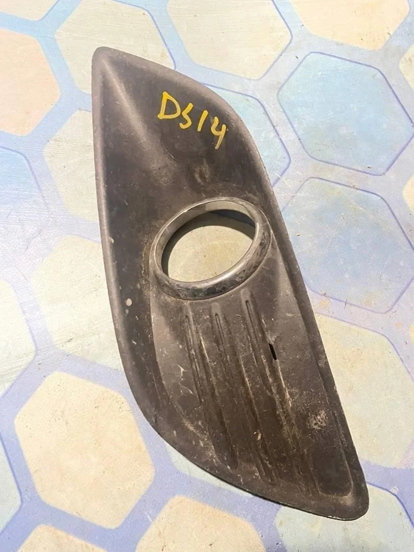 Решетка бампера правая под птф Ford Focus 2 2008