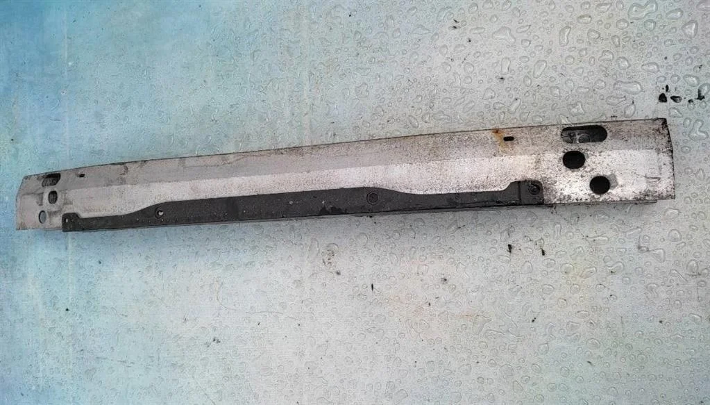 Усилитель бампера переднего Lexus RX 400h 2008