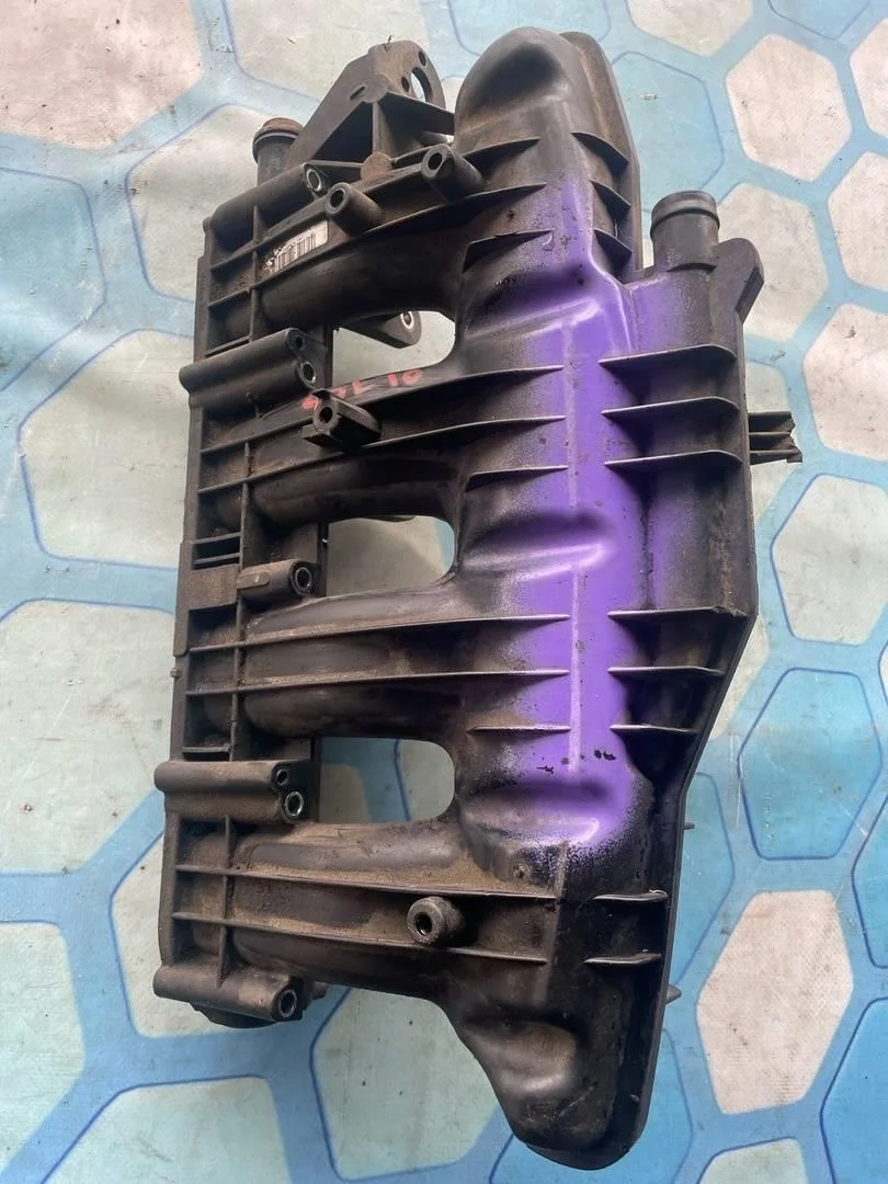 Коллектор впускной VW Passat 2009 B6