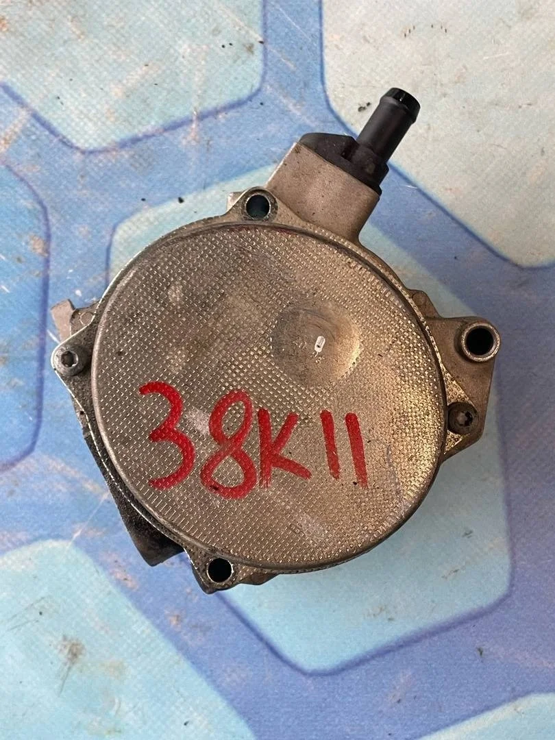 Насос вакуумный VW Passat 2009 B6