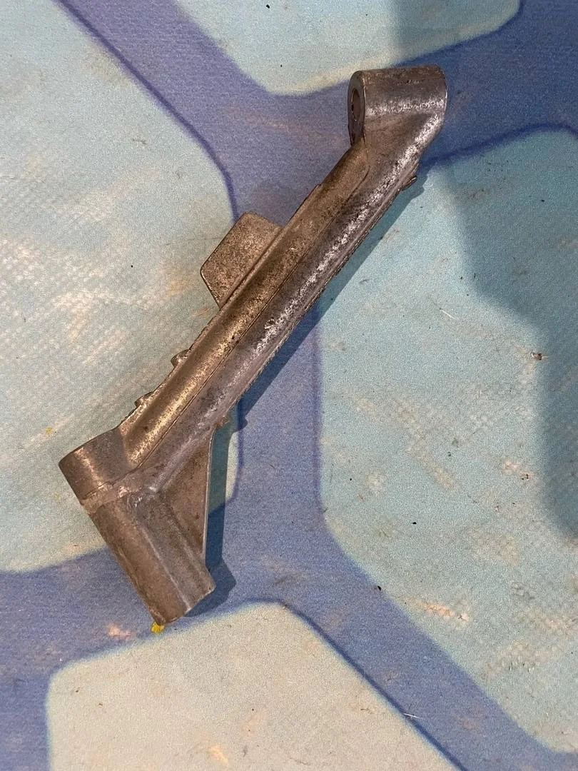 Кронштейн (сопут. товар) VW Passat 2009 B6