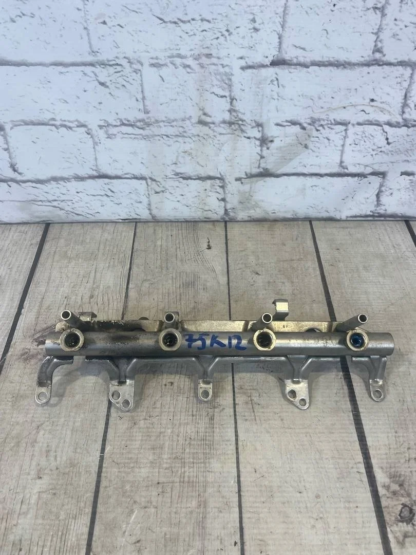 Топливная рампа VW Passat 2009 B6