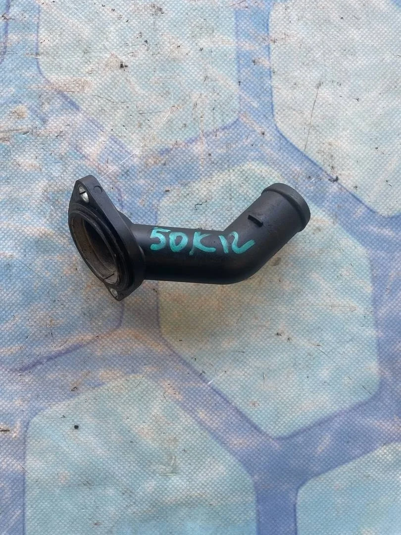 Фланец двигателя системы охлаждения Skoda Octavia 2009 A5