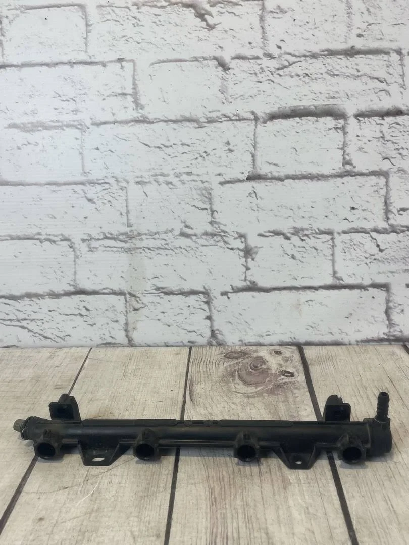 Топливная рампа Skoda Roomster 2009